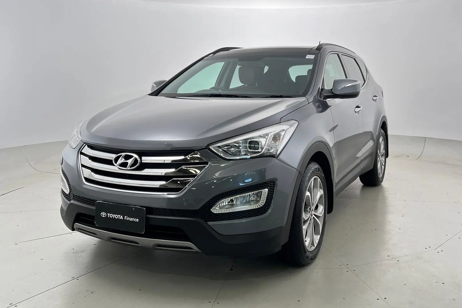 2013 Hyundai Santa Fe Gallery Image 2