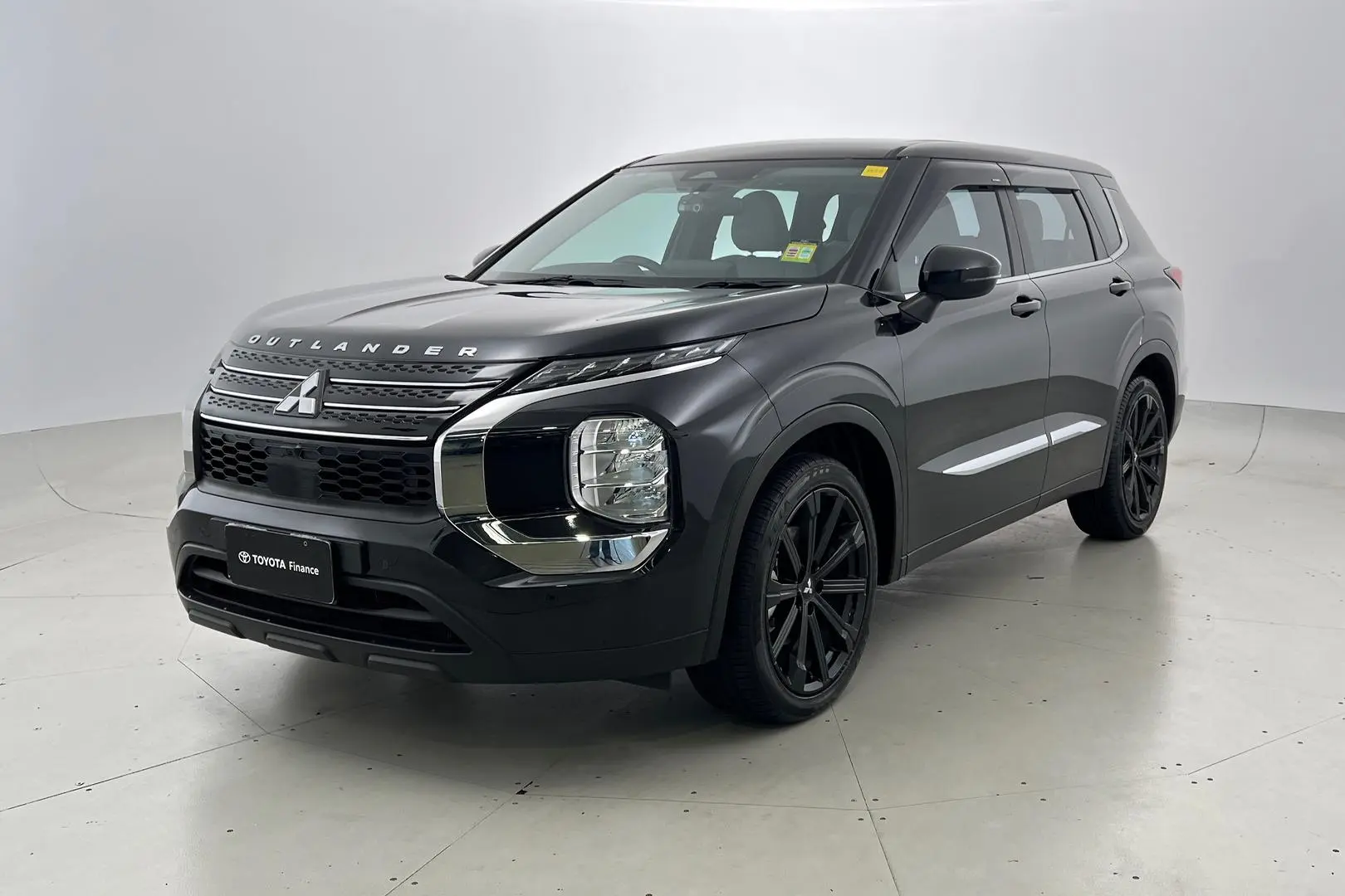 2022 Mitsubishi Outlander Gallery Image 9