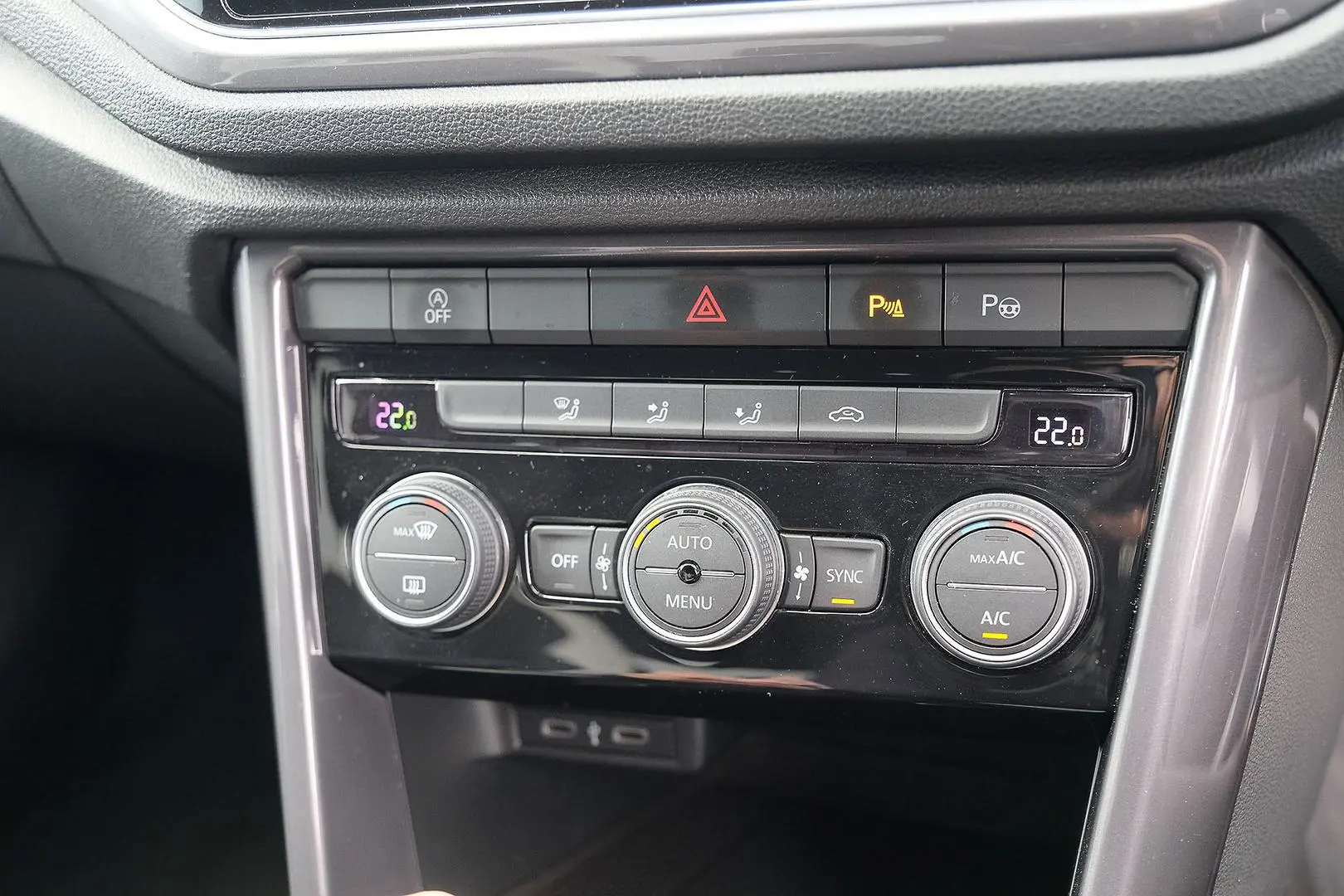 2021 Volkswagen T-Roc Gallery Image 20