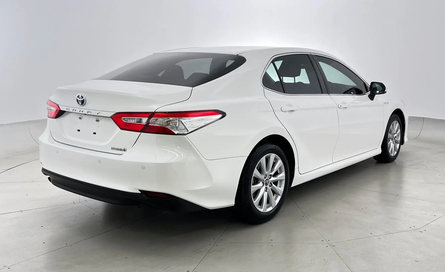 2019 Toyota Camry Image 4