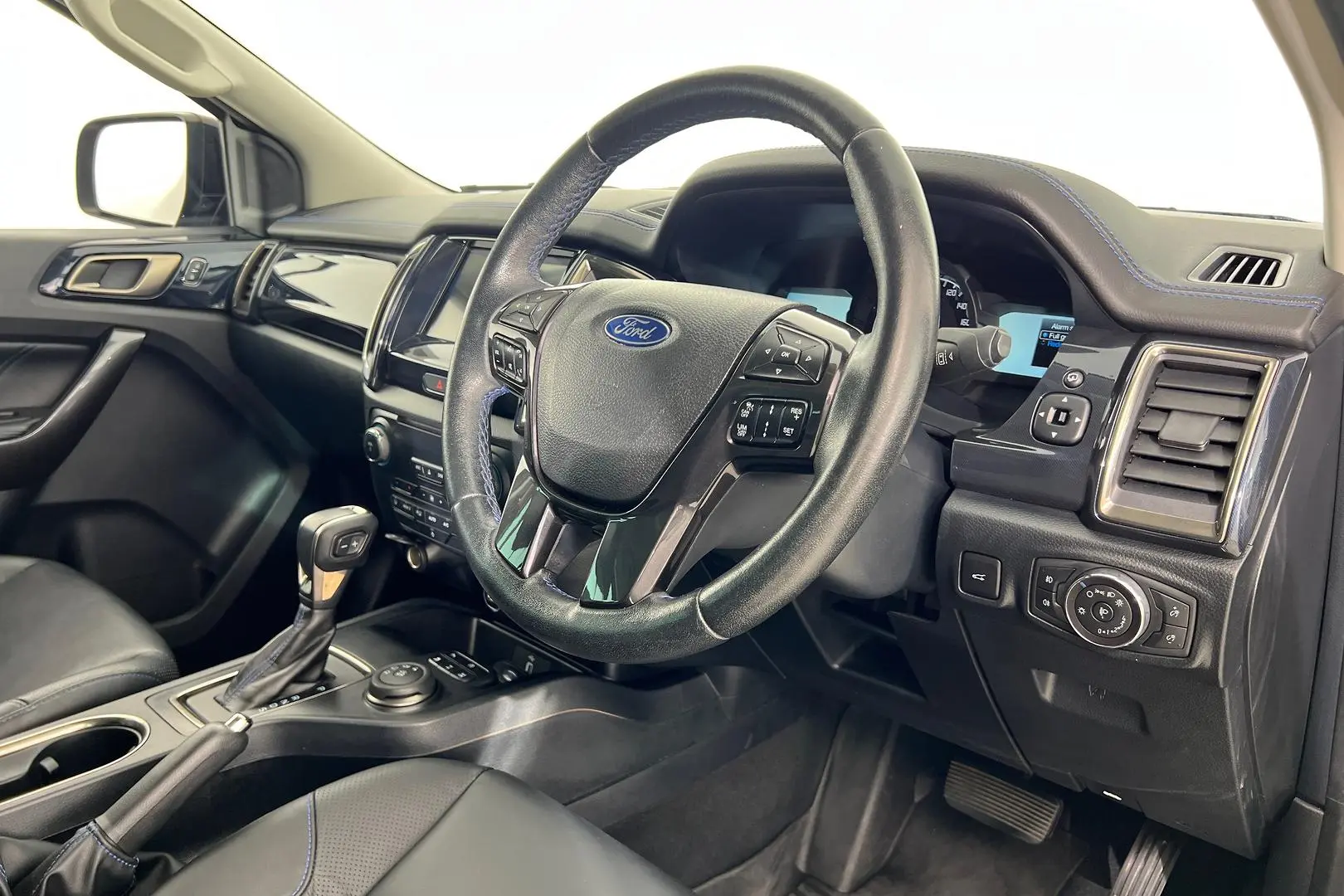 2020 Ford Everest Gallery Image 2