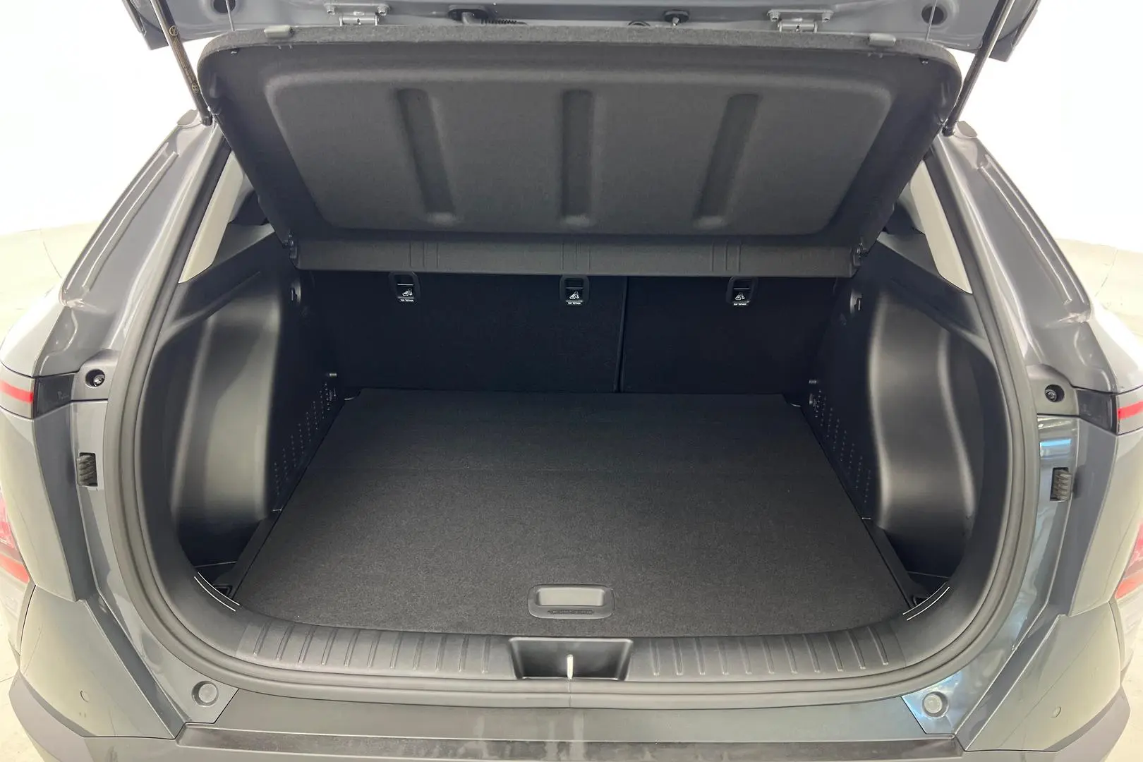 2024 Hyundai Kona Gallery Image 16