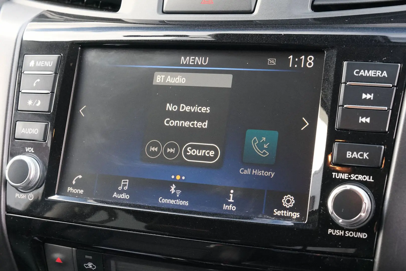 2024 Nissan Navara Gallery Image 9