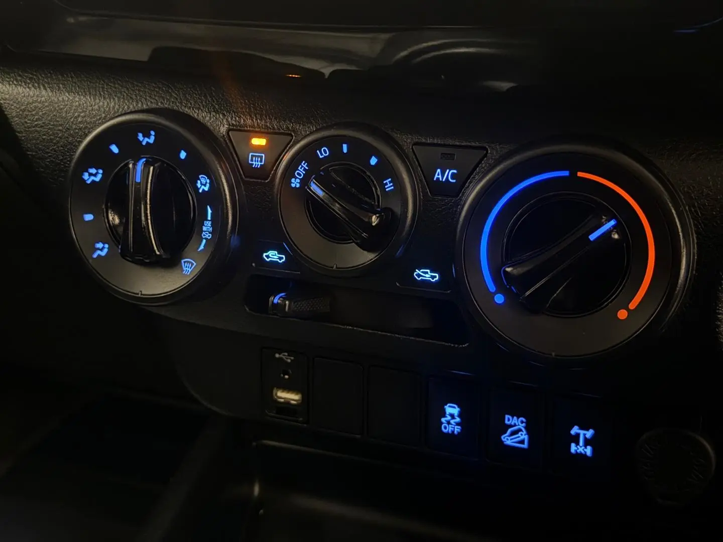 2020 Toyota Hilux Gallery Image 17