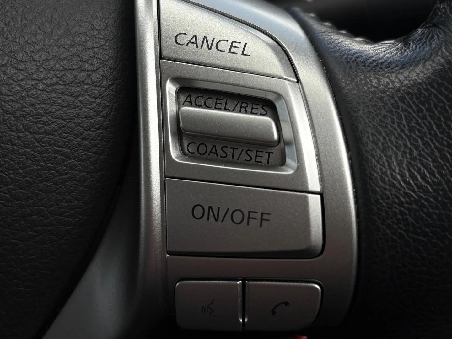 2020 Nissan Navara Gallery Image 18
