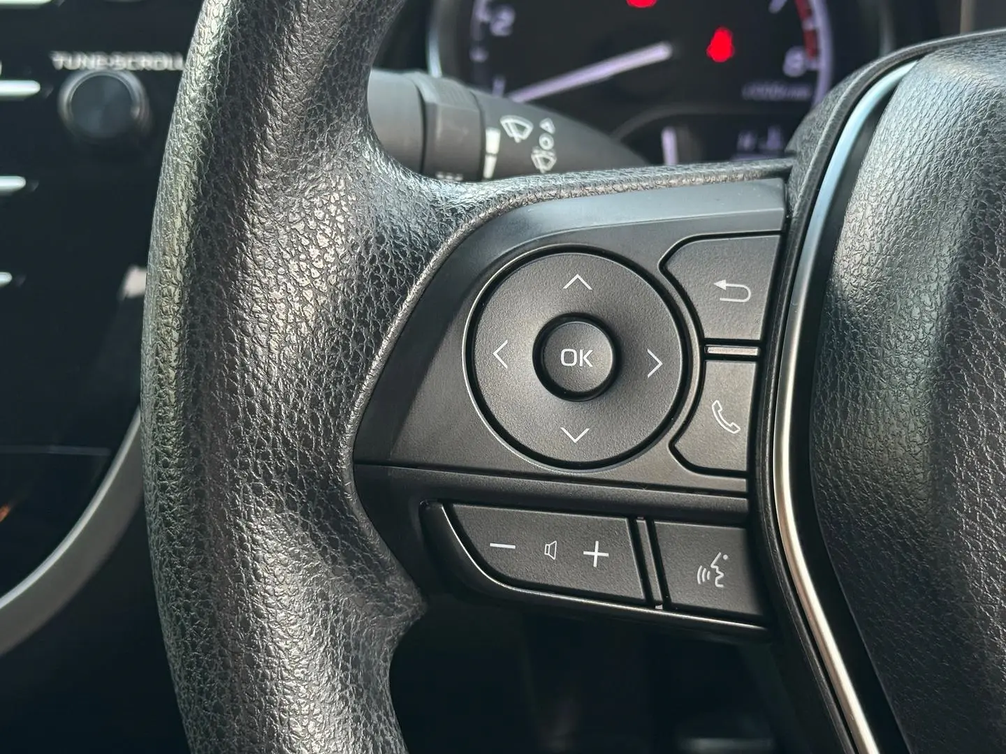 2018 Toyota Camry Gallery Image 16