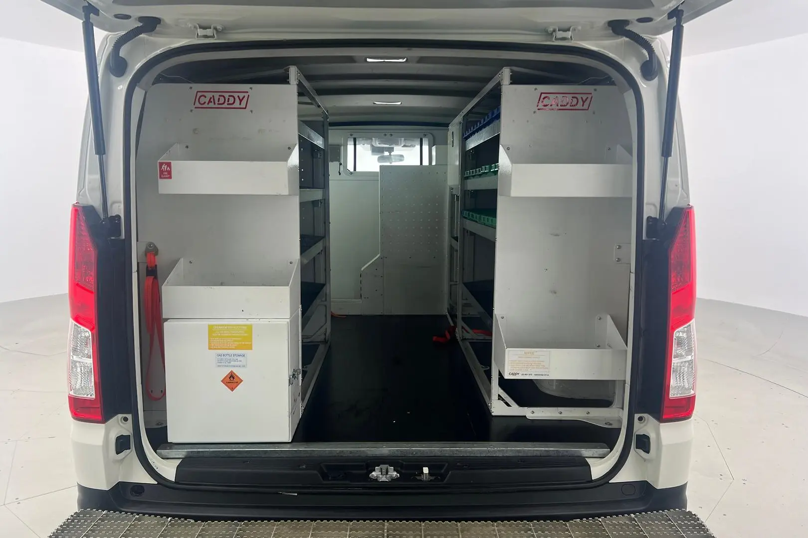 2021 Toyota Hiace Gallery Image 9