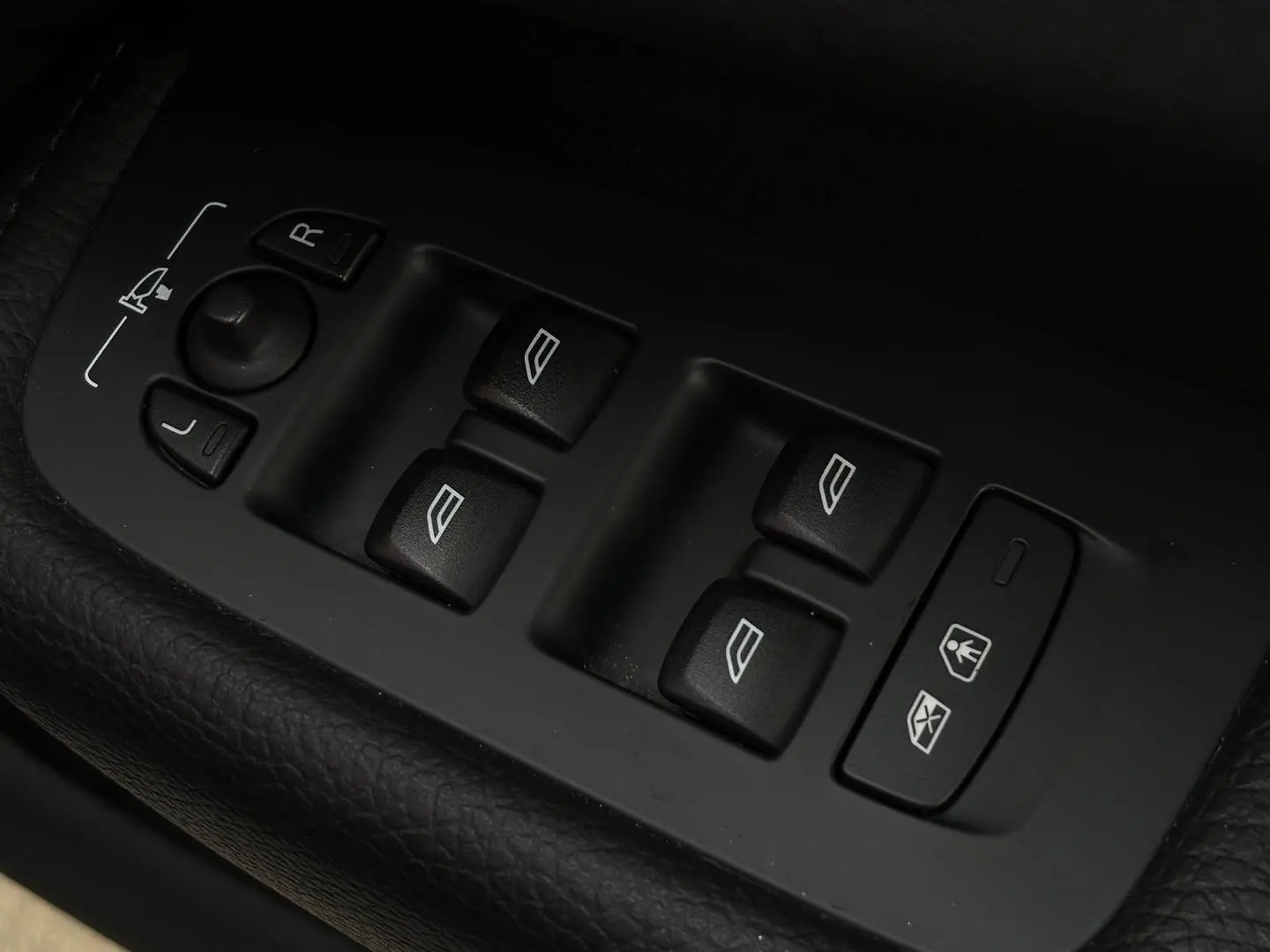 2019 Volvo XC60 Gallery Image 27