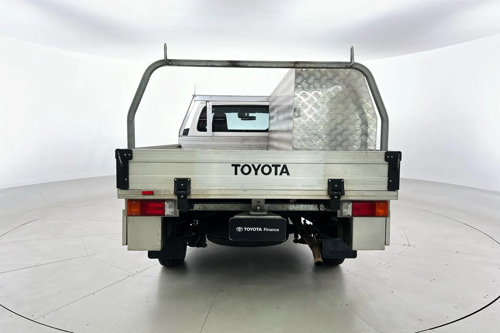 2021 Toyota Hilux Image 6