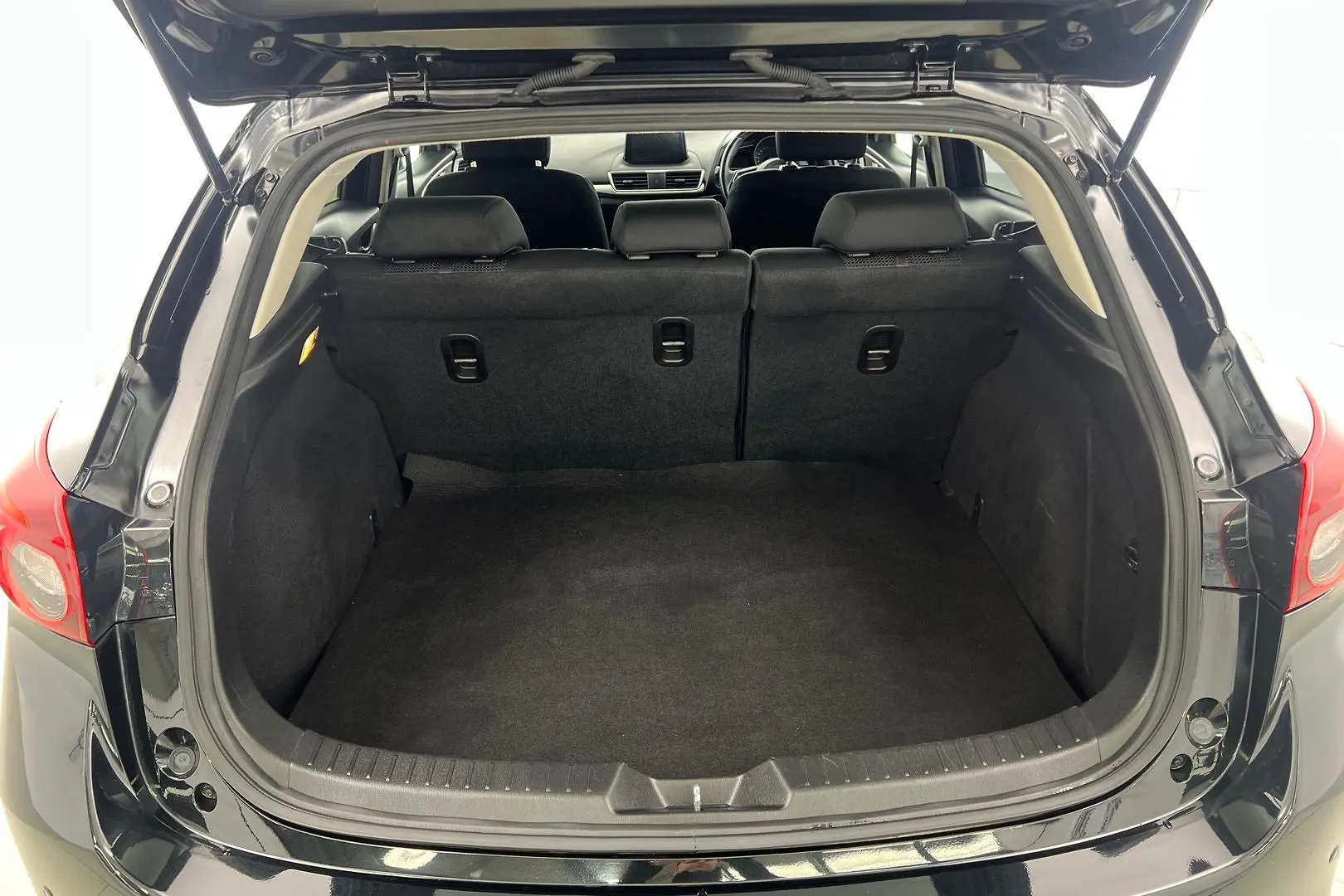 2017 Mazda 3 Gallery Image 9