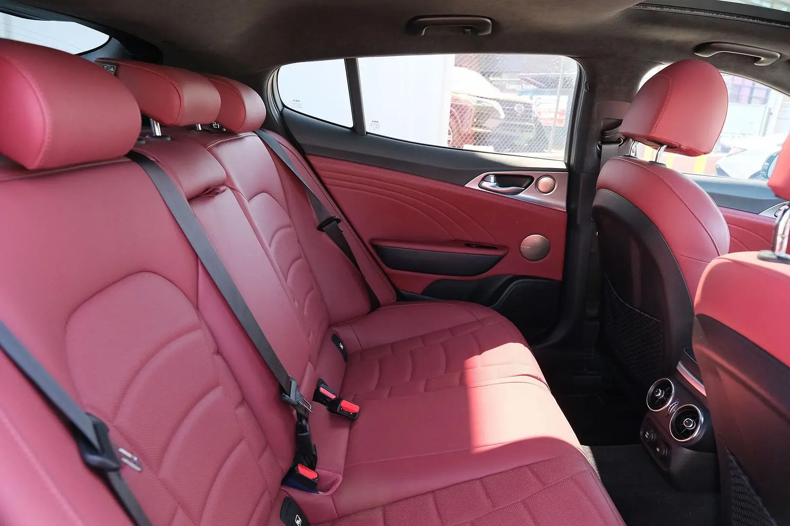 2023 Kia Stinger Gallery Image 11