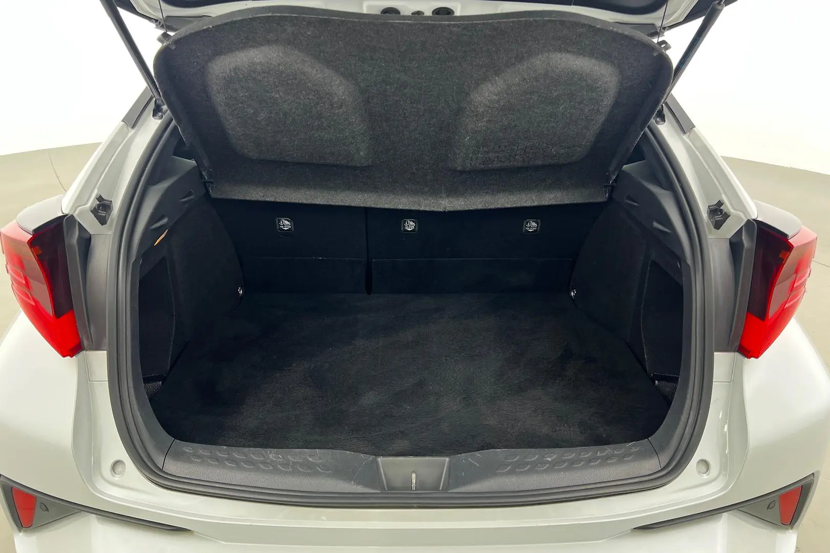 2022 Toyota C-HR Gallery Image 23