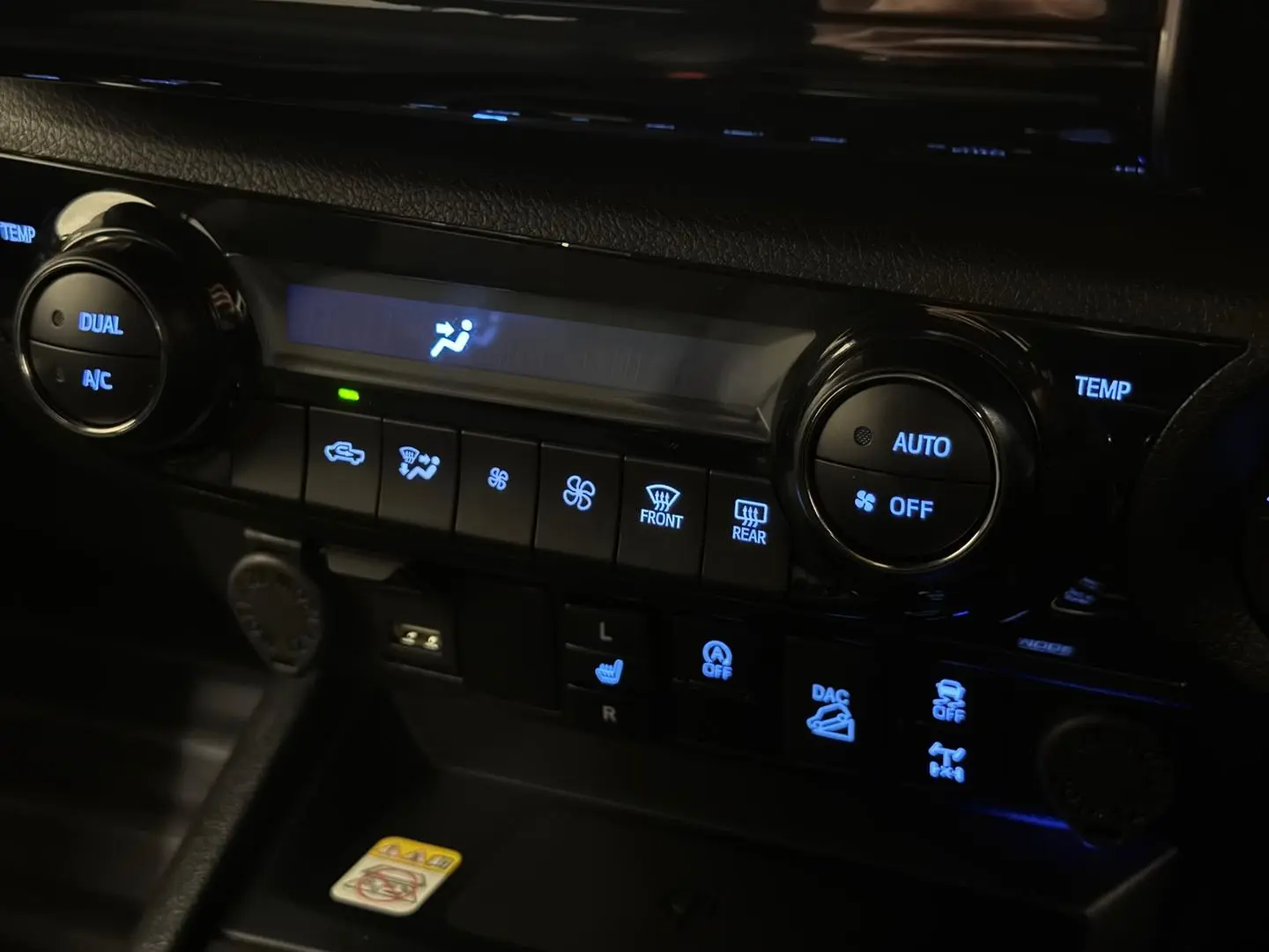 2024 Toyota Hilux Gallery Image 21