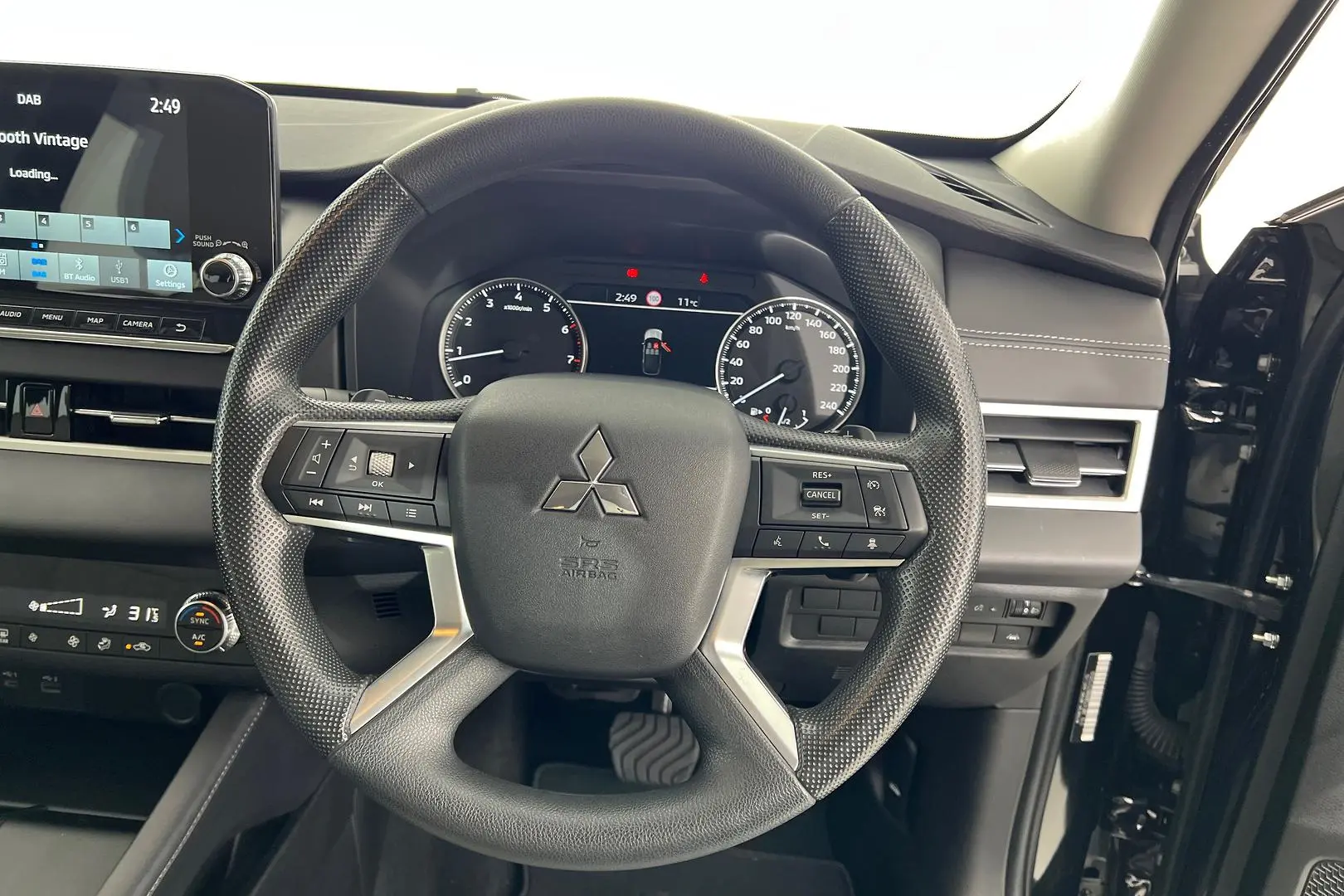 2022 Mitsubishi Outlander Gallery Image 15