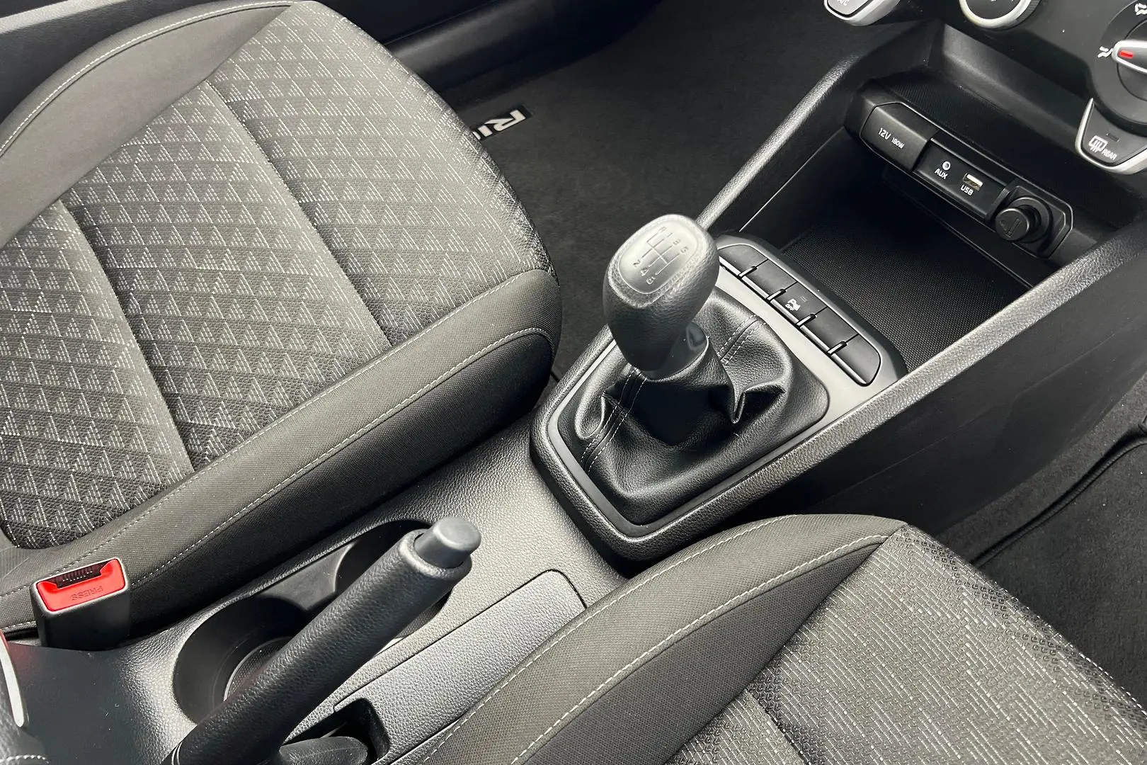2019 Kia Rio Gallery Image 12