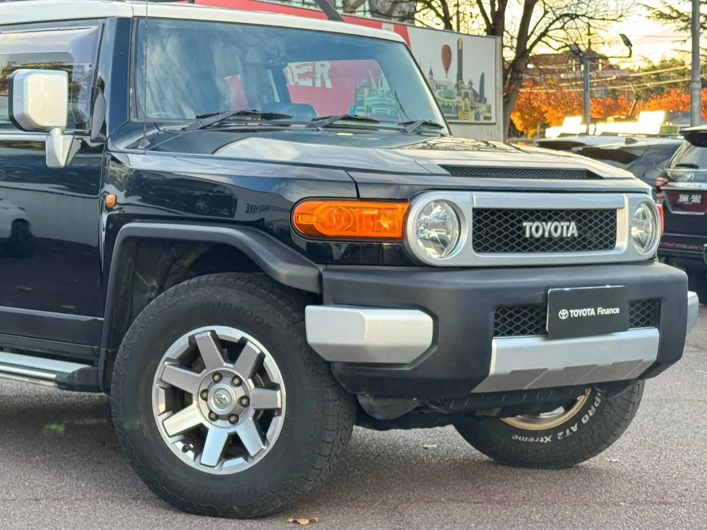 2014 Toyota FJ Cruiser Gallery Image 2