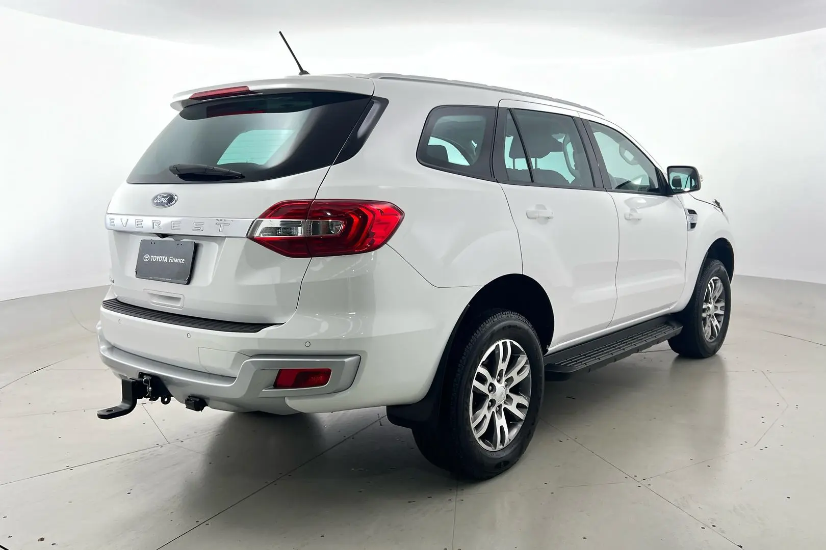 2018 Ford Everest Gallery Image 5