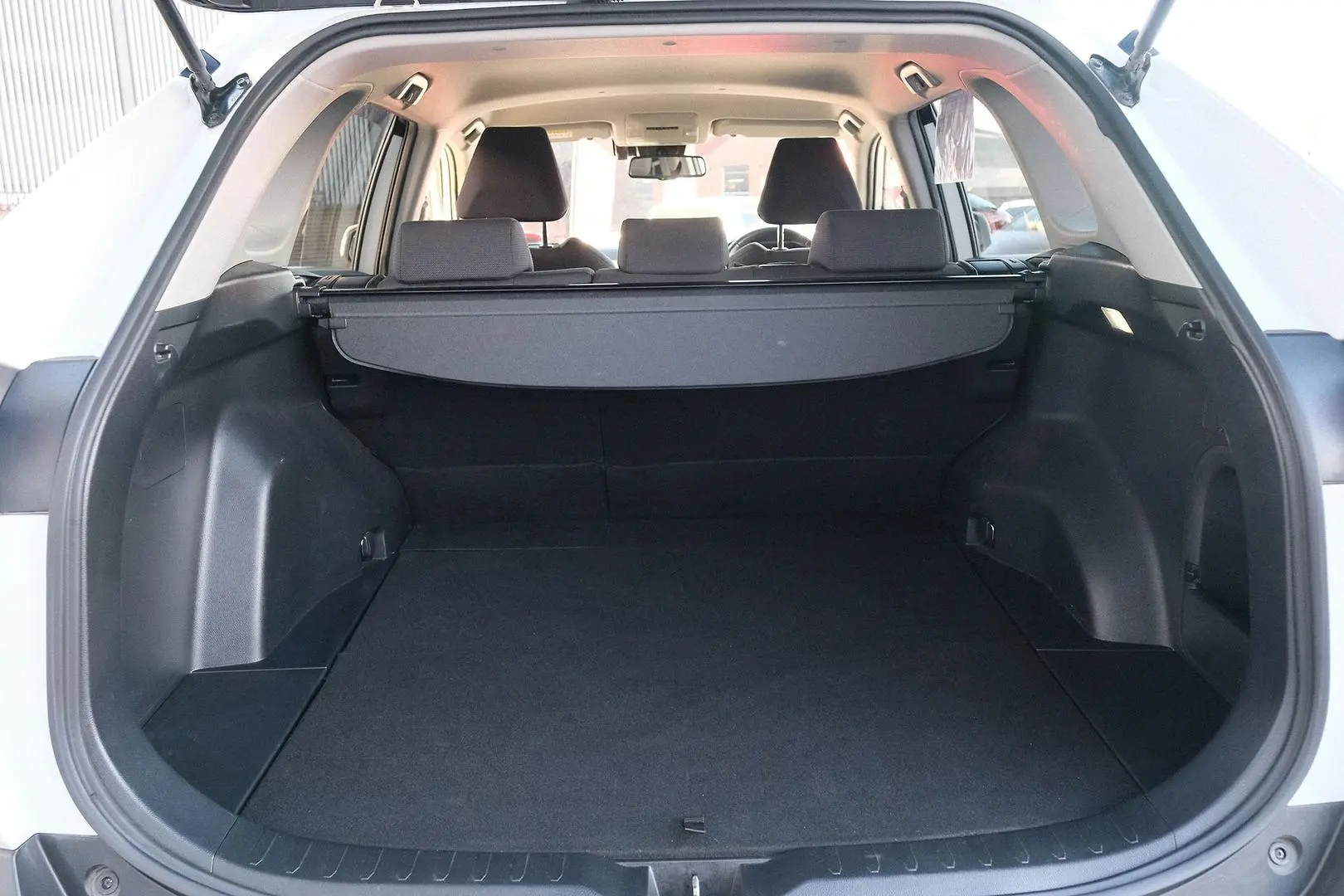 2022 Toyota RAV4 Gallery Image 10