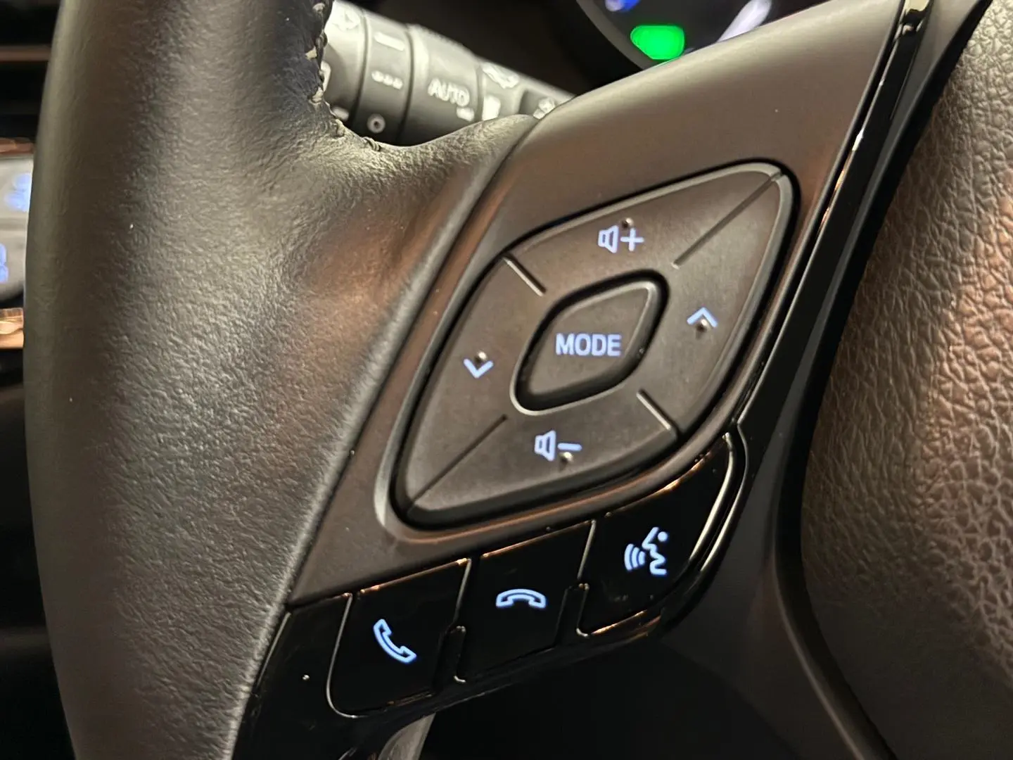2021 Toyota C-HR Gallery Image 22