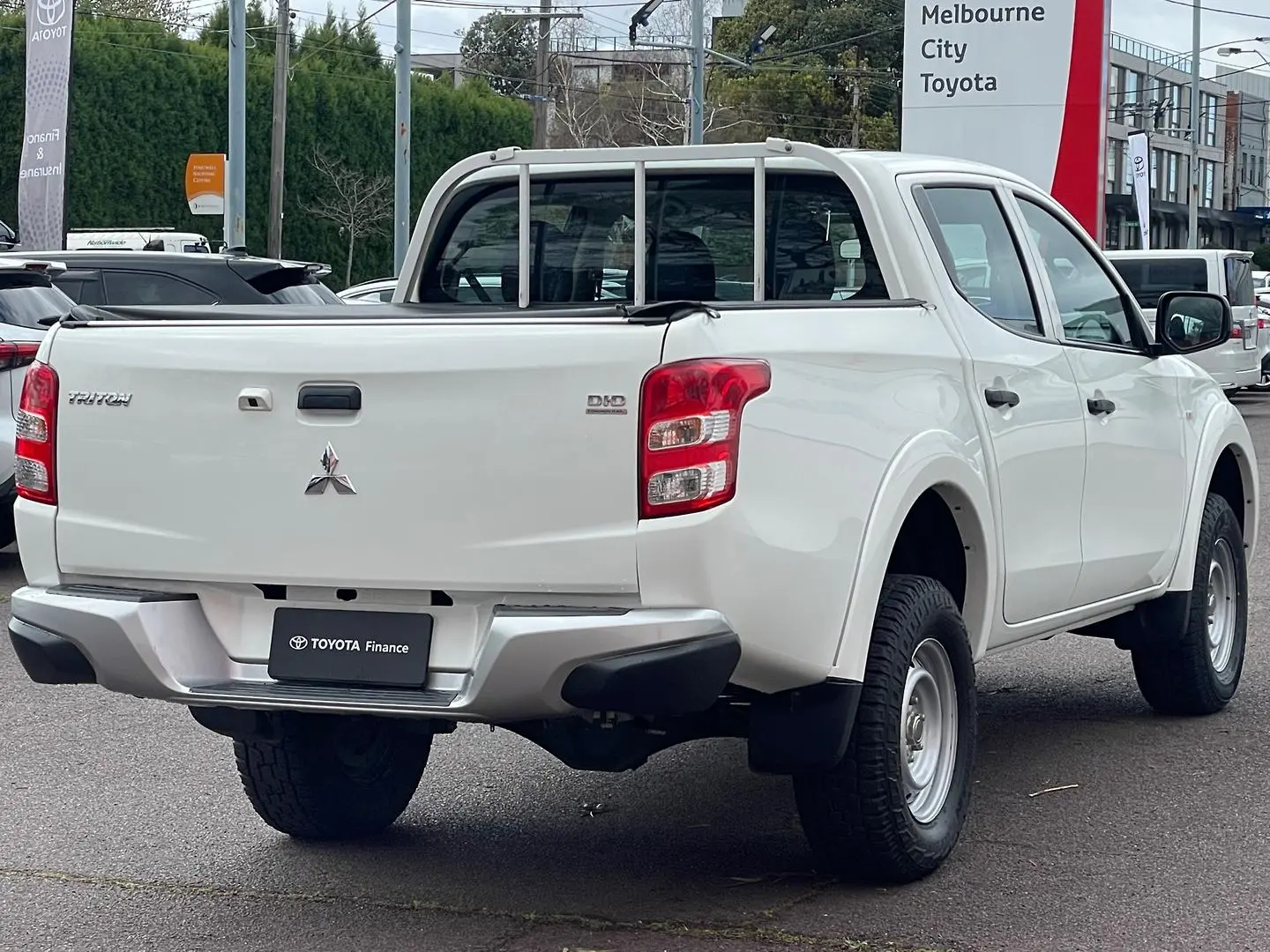 2018 Mitsubishi Triton Gallery Image 4