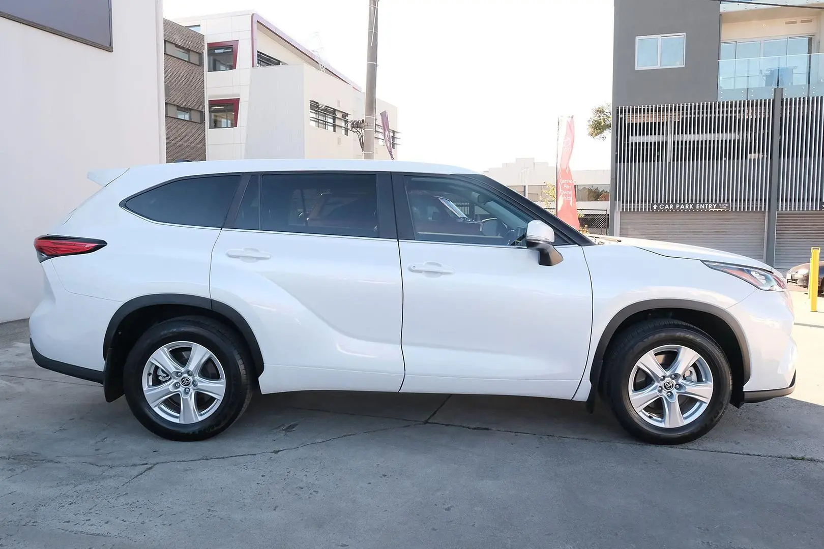 2023 Toyota Kluger Gallery Image 5