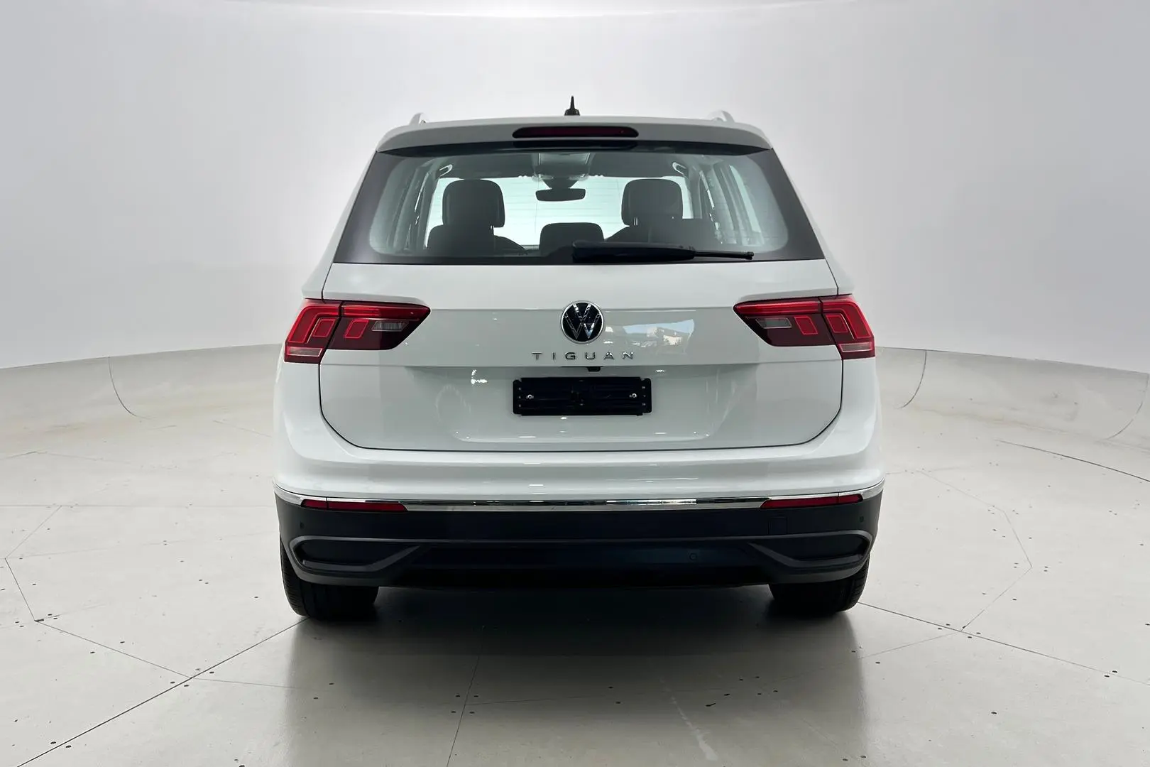 2023 Volkswagen Tiguan Gallery Image 5