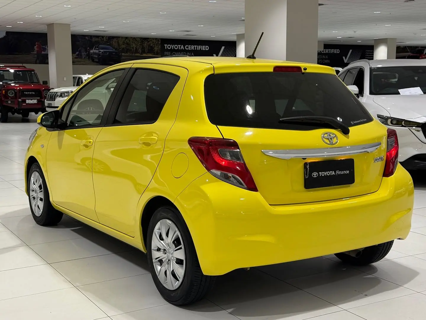 2016 Toyota Yaris Gallery Image 8