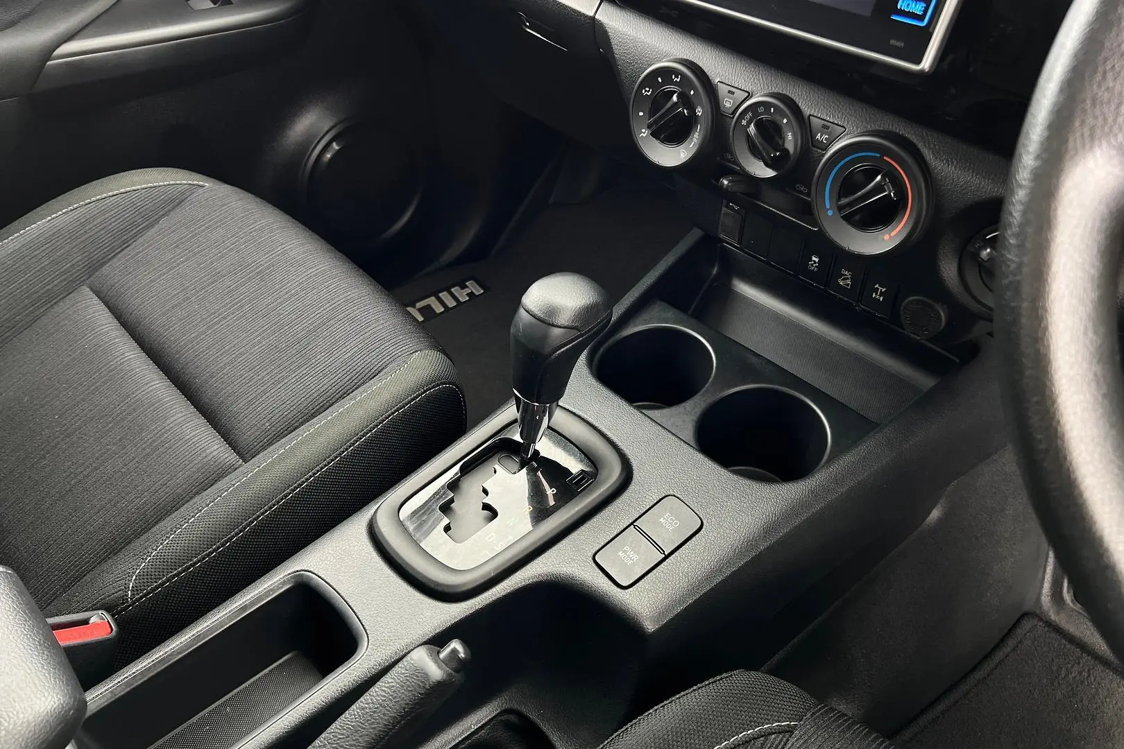 2018 Toyota Hilux Gallery Image 15