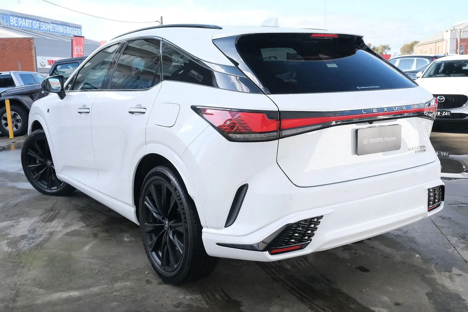 2024 Lexus RX Gallery Image 2