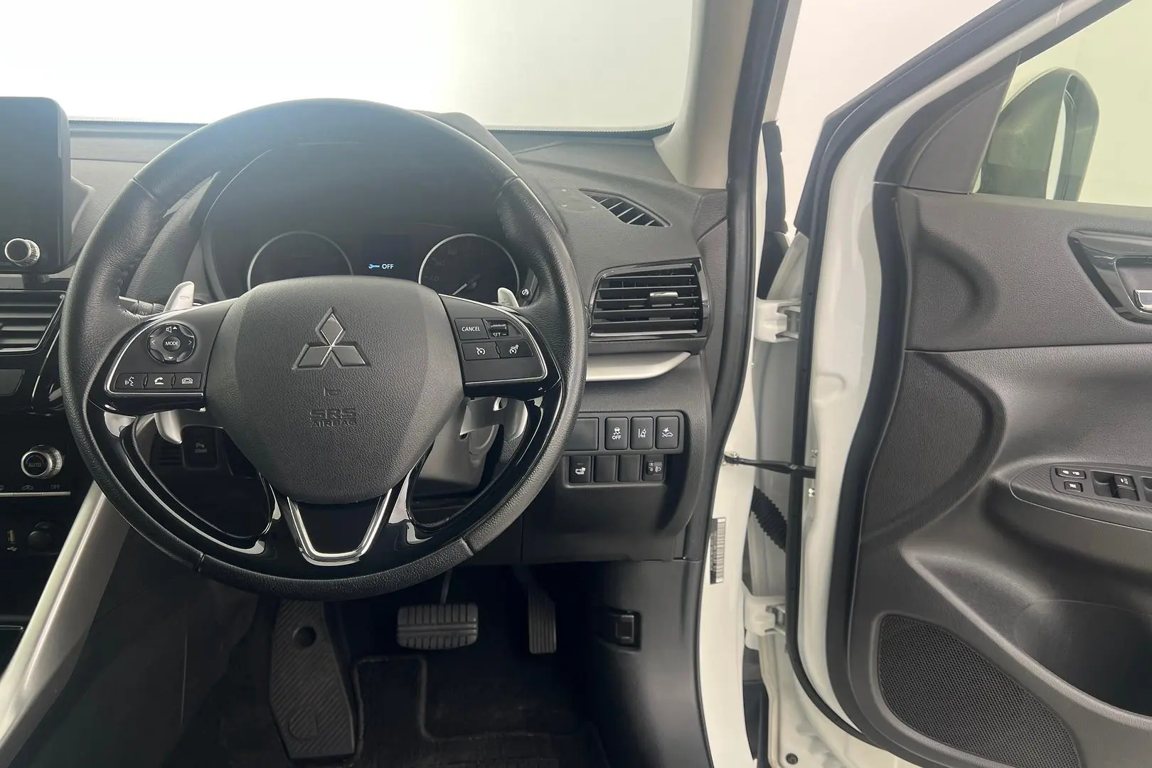 2023 Mitsubishi Eclipse Cross Gallery Image 12