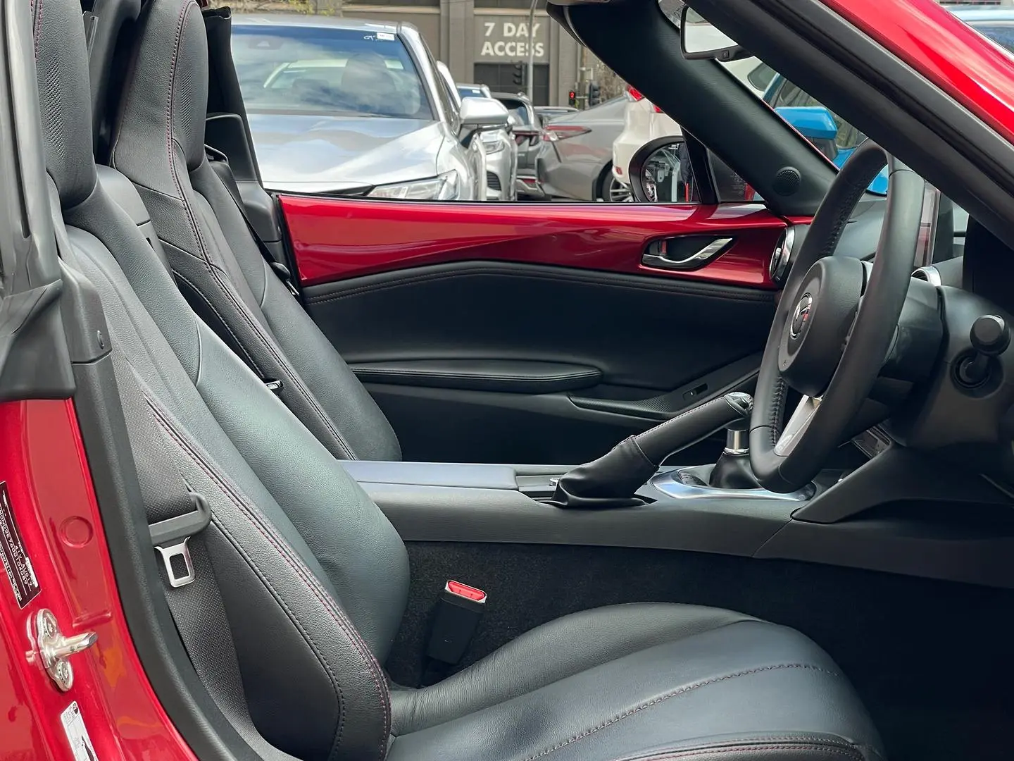 2017 Mazda MX-5 Gallery Image 12