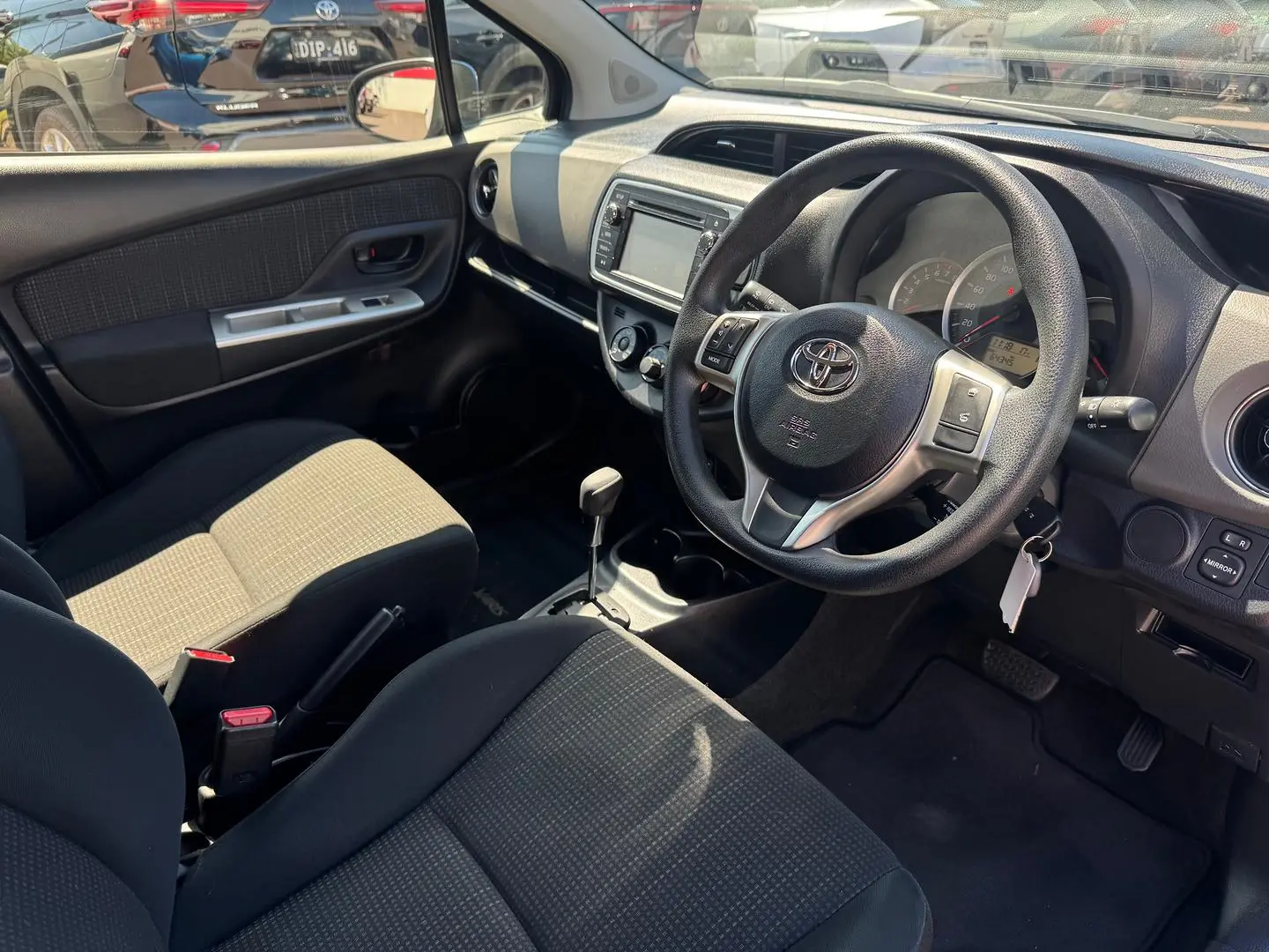 2015 Toyota Yaris Gallery Image 13