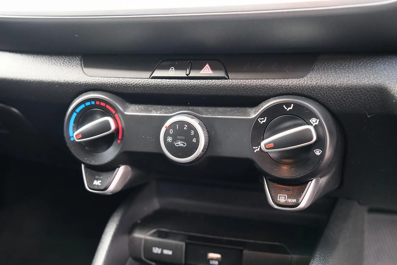 2021 Kia Stonic Gallery Image 19