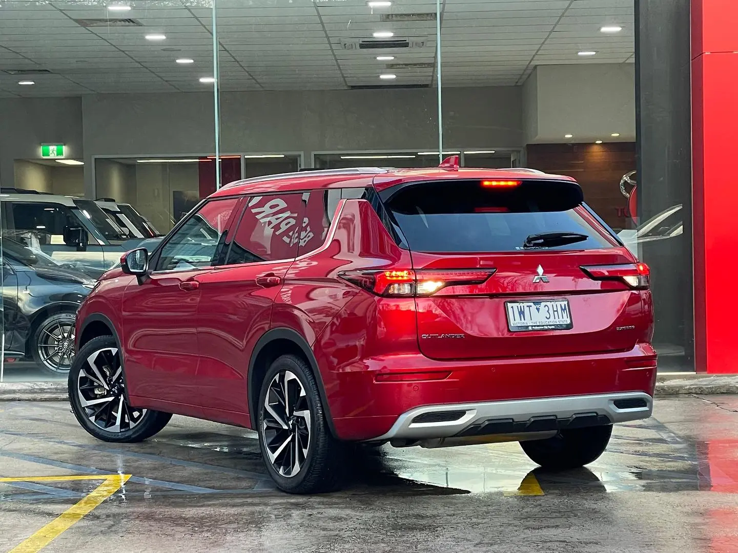 2022 Mitsubishi Outlander Gallery Image 10