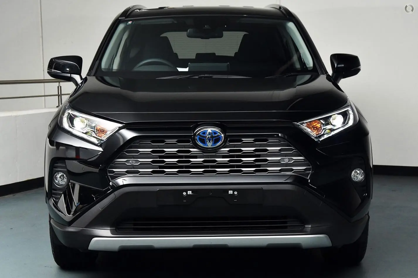 2021 Toyota RAV4 Gallery Image 2