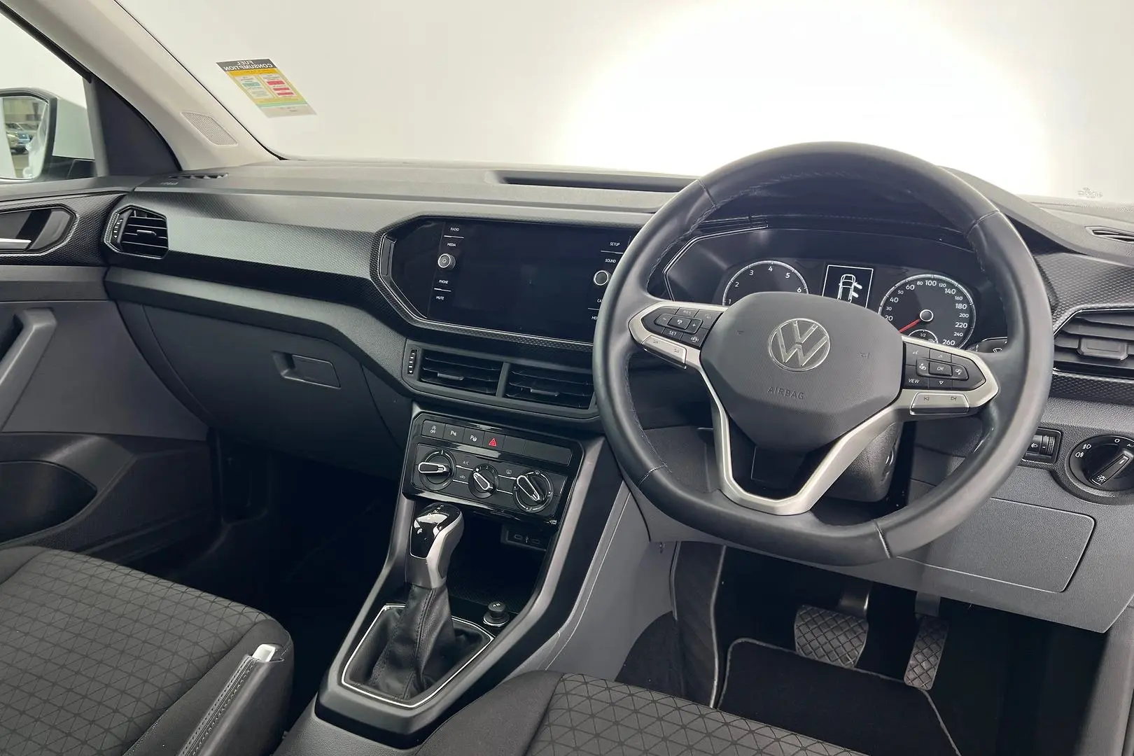 2021 Volkswagen T-Cross Gallery Image 3