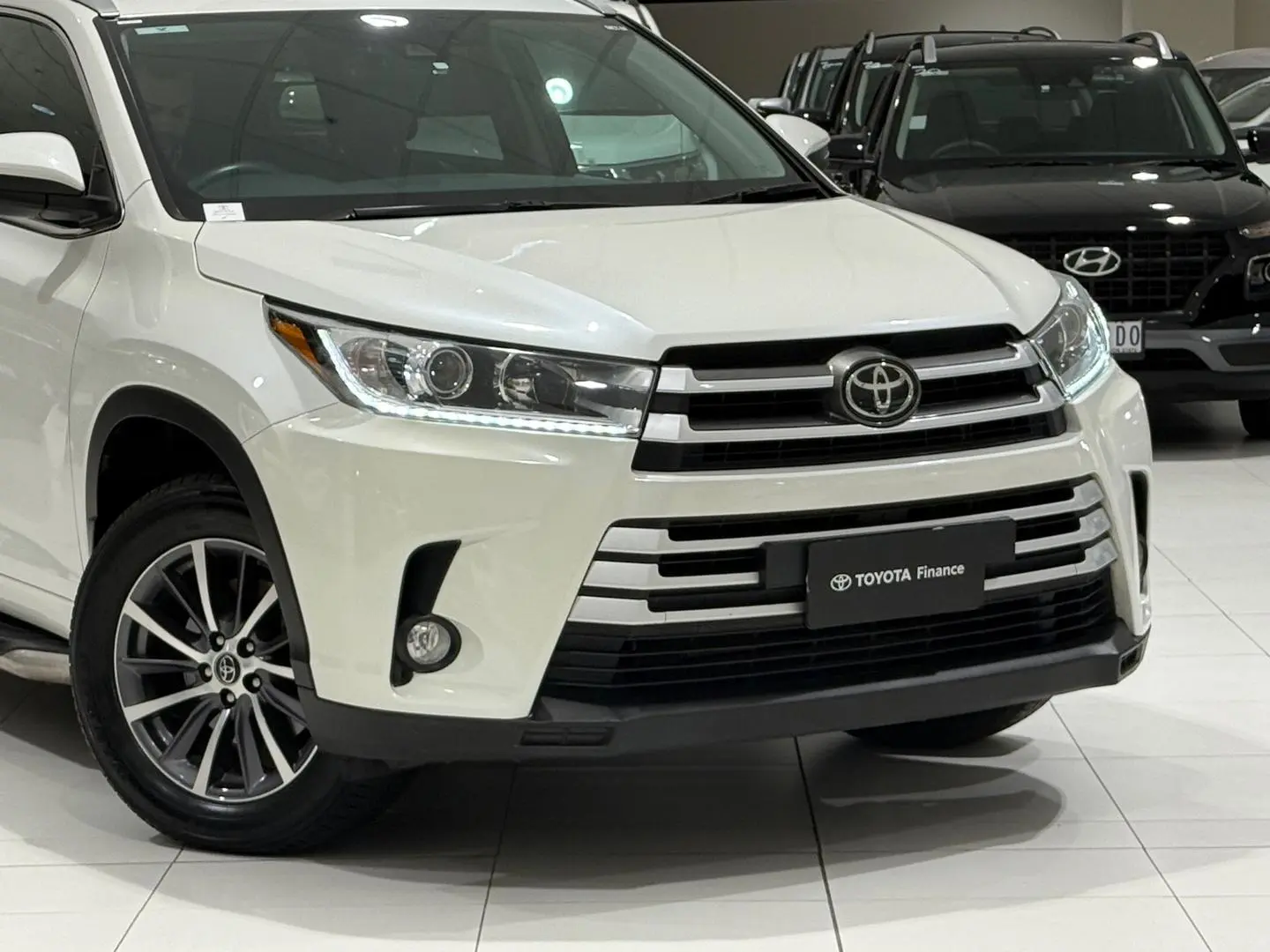 2019 Toyota Kluger Gallery Image 3