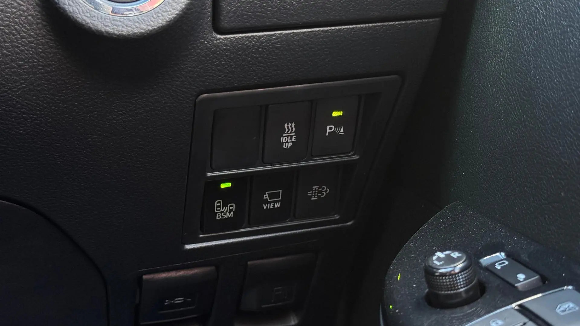 2024 Toyota Hilux Gallery Image 37