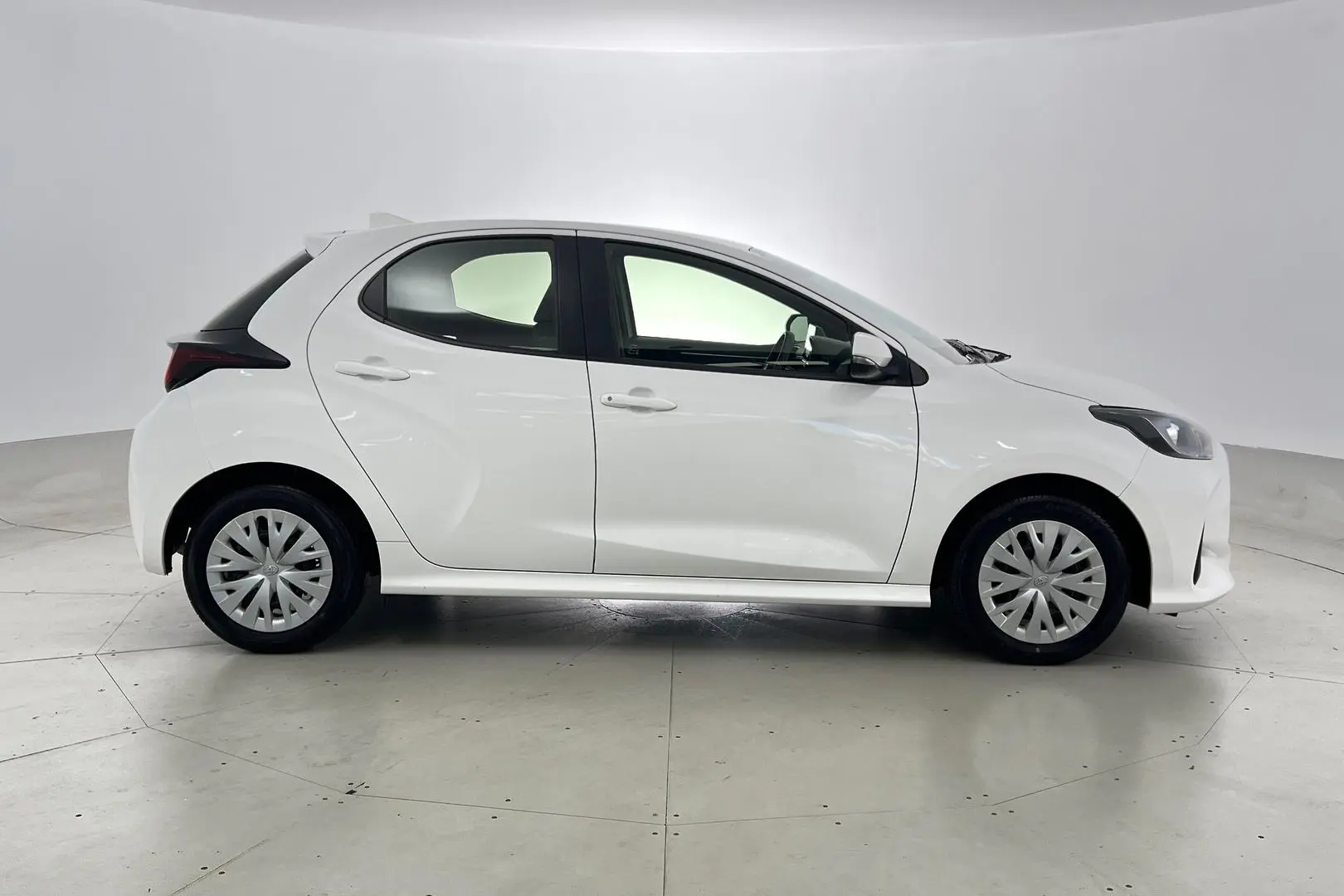 2023 Toyota Yaris Gallery Image 2