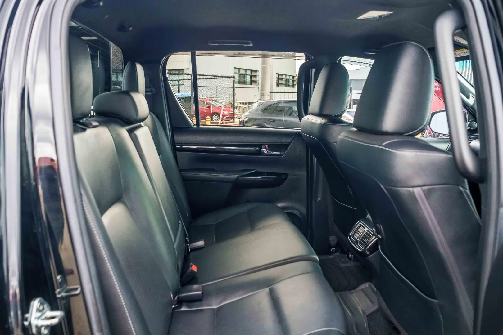 2018 Toyota Hilux Gallery Image 9