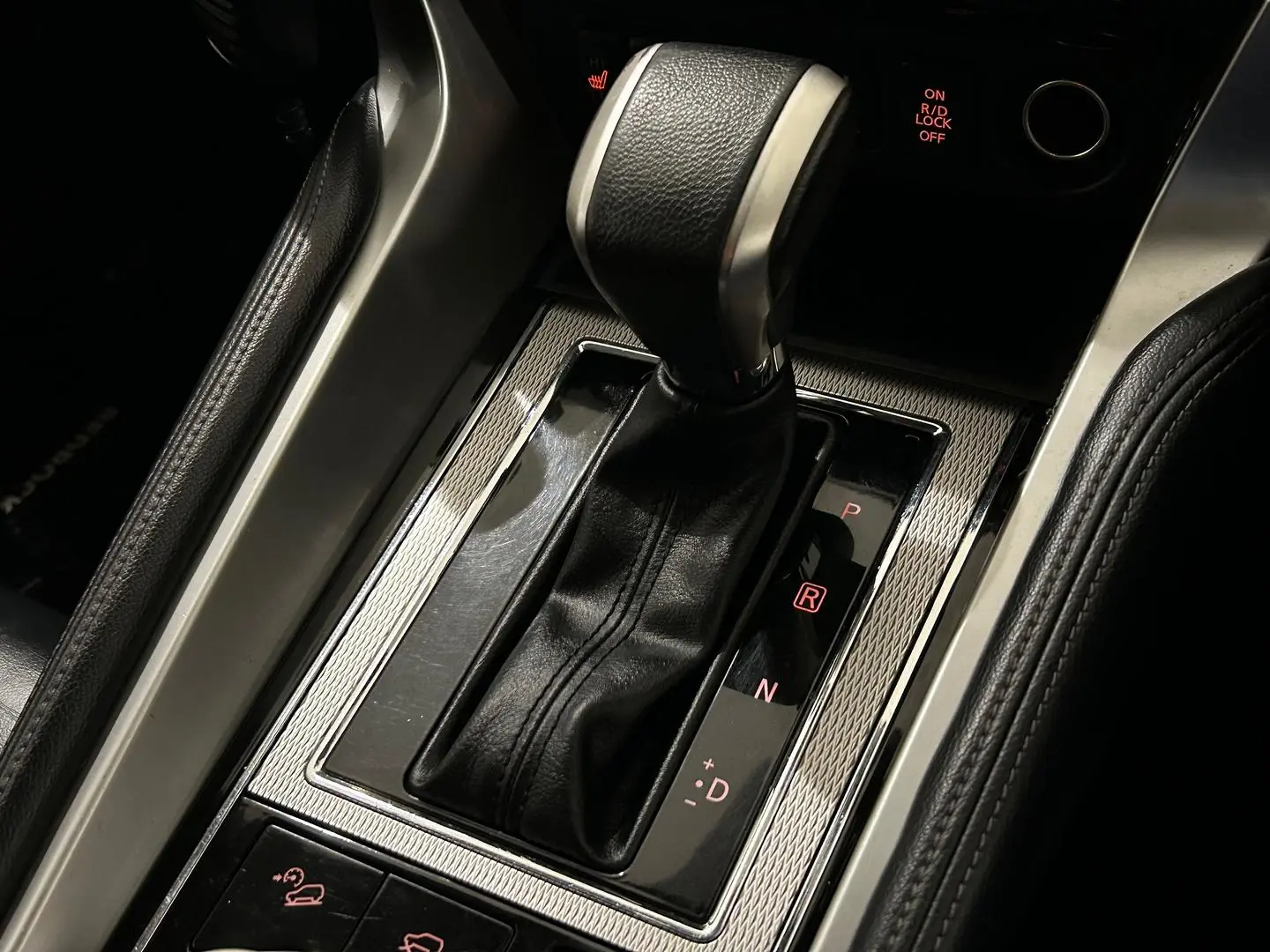 2021 Mitsubishi Pajero Sport Gallery Image 20
