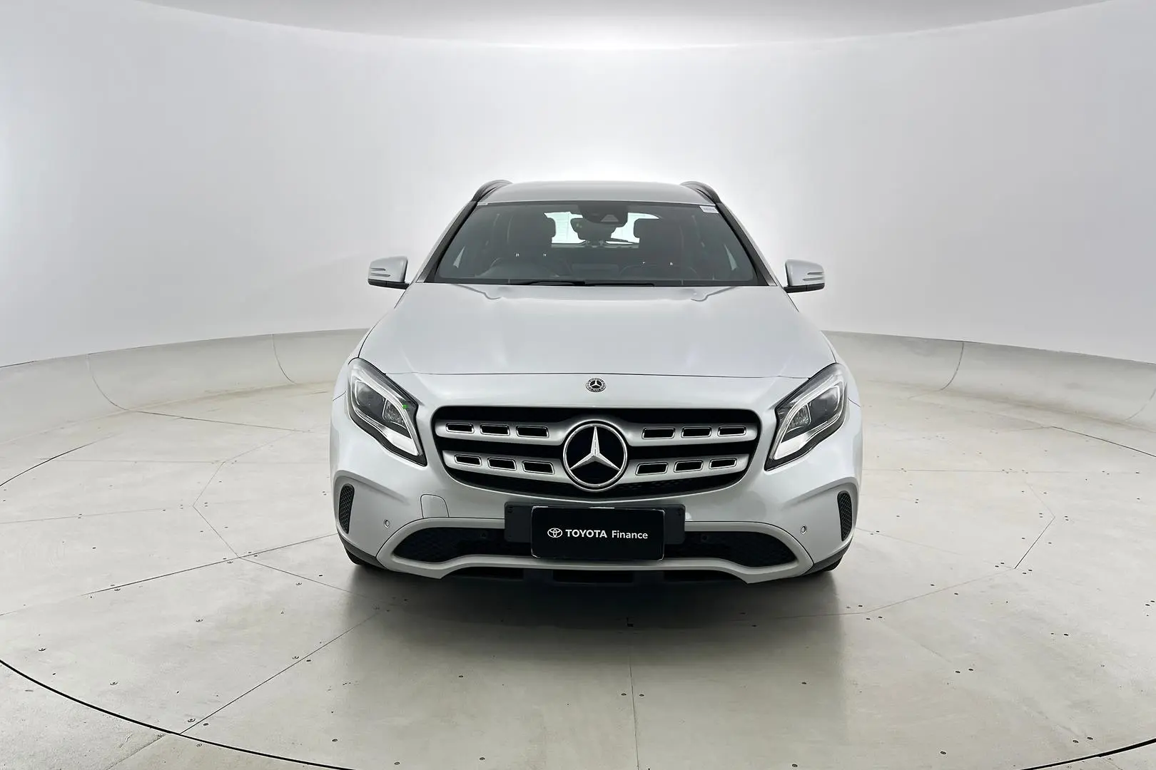 2019 Mercedes-Benz Gla-Class Gallery Image 9