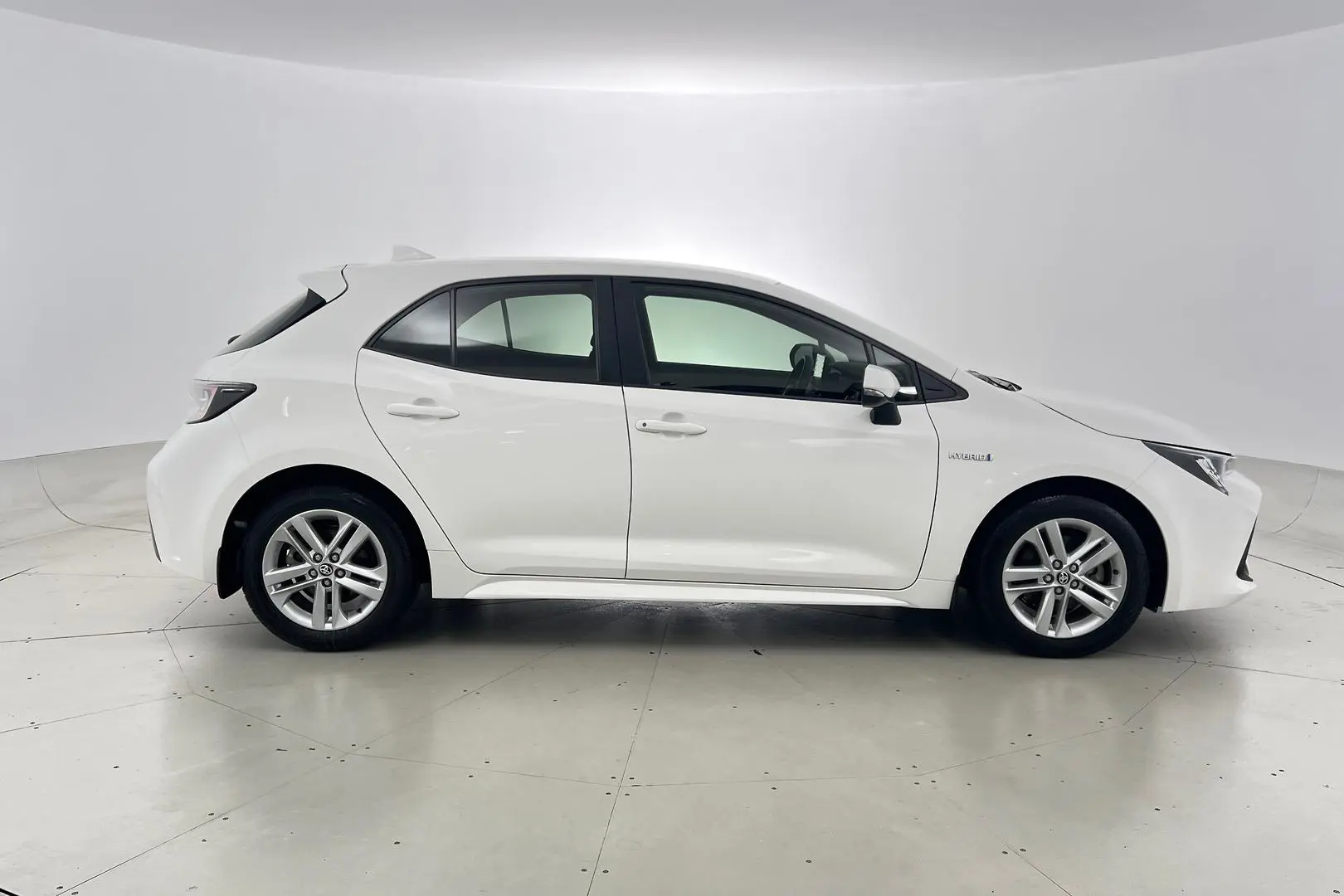 2019 Toyota Corolla Gallery Image 3