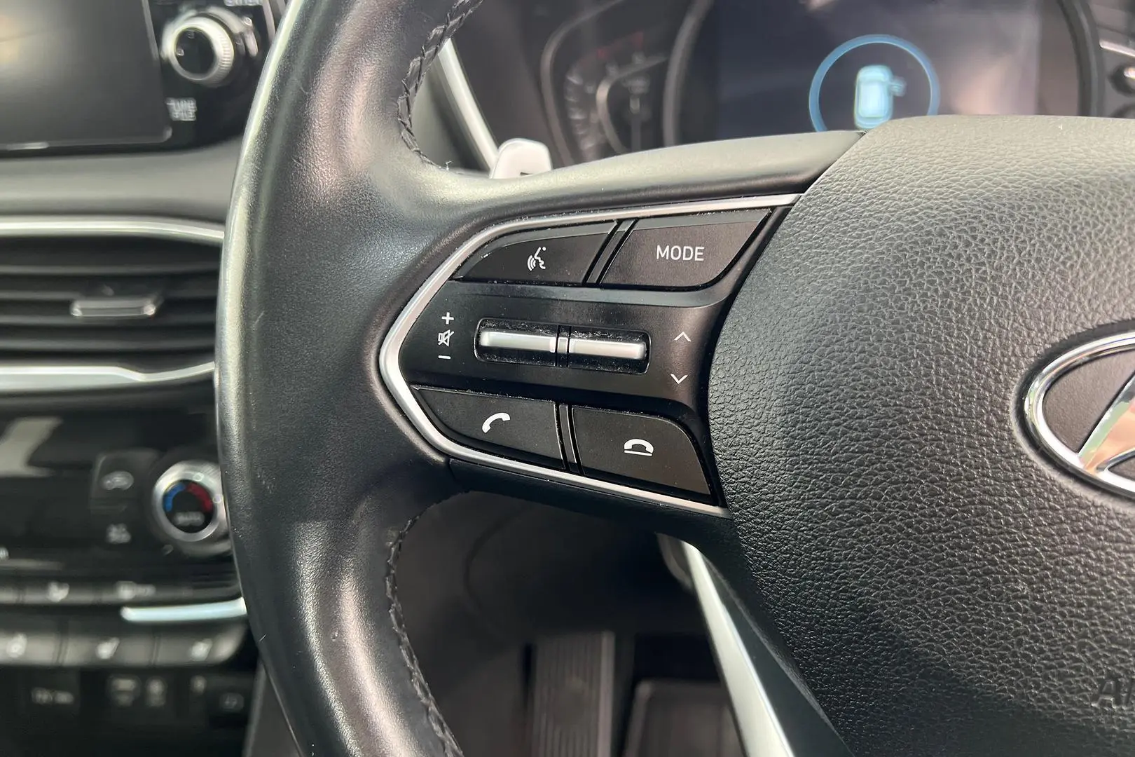 2018 Hyundai Santa Fe Gallery Image 16