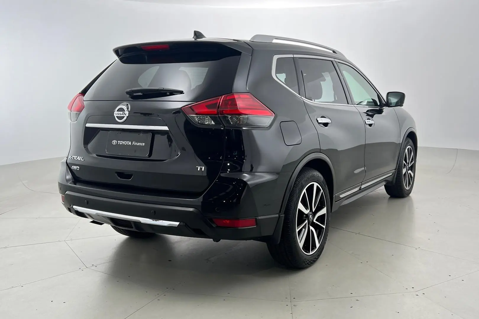 2018 Nissan X-TRAIL Gallery Image 4