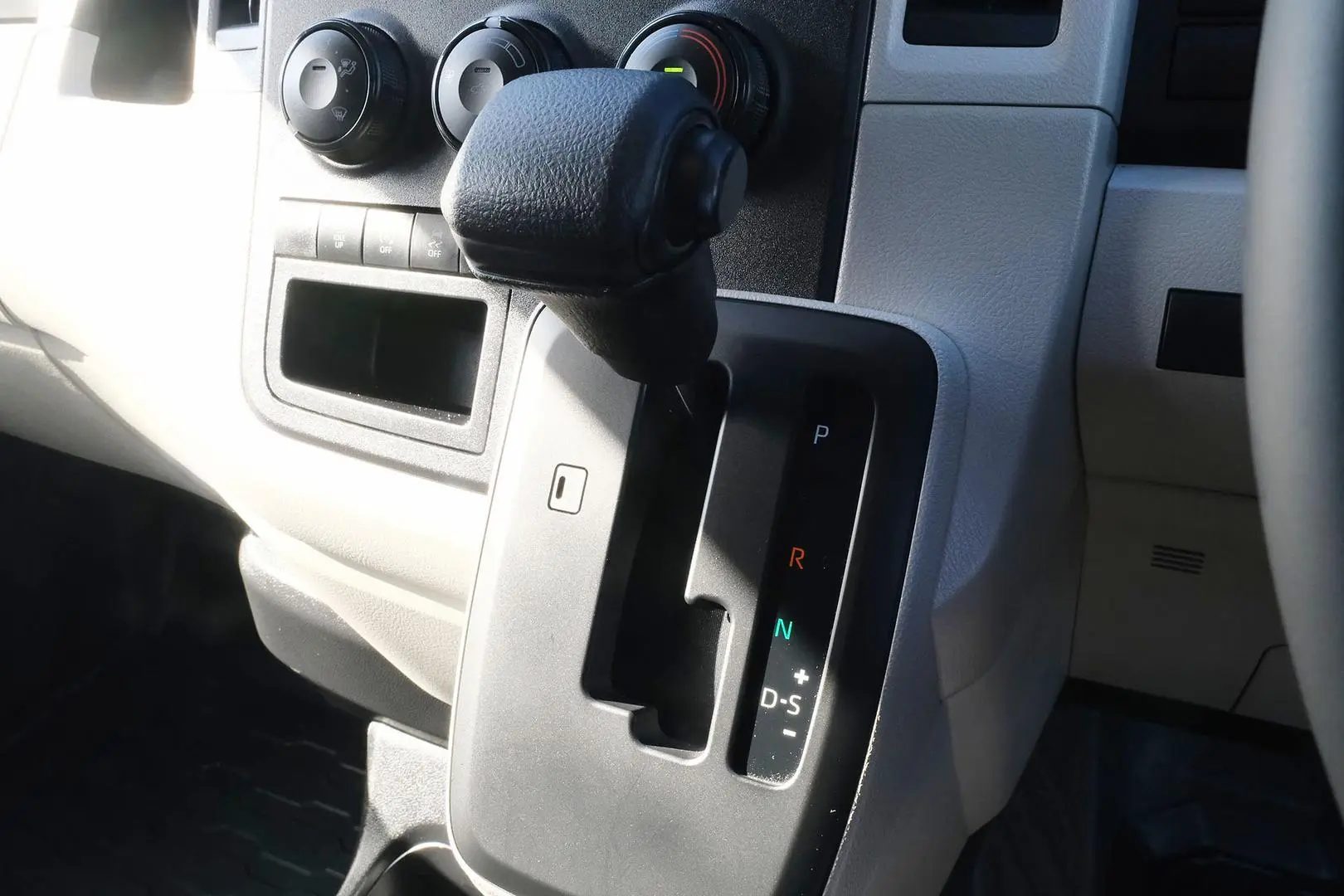 2023 Toyota Hiace Gallery Image 8