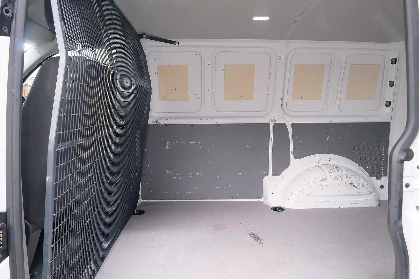 2022 Volkswagen Transporter Gallery Image 11