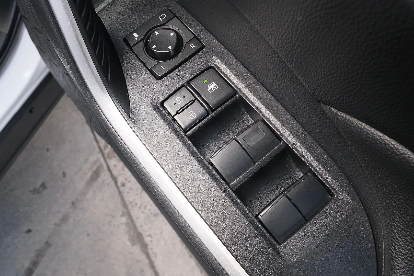 2024 Toyota RAV4 Gallery Image 12