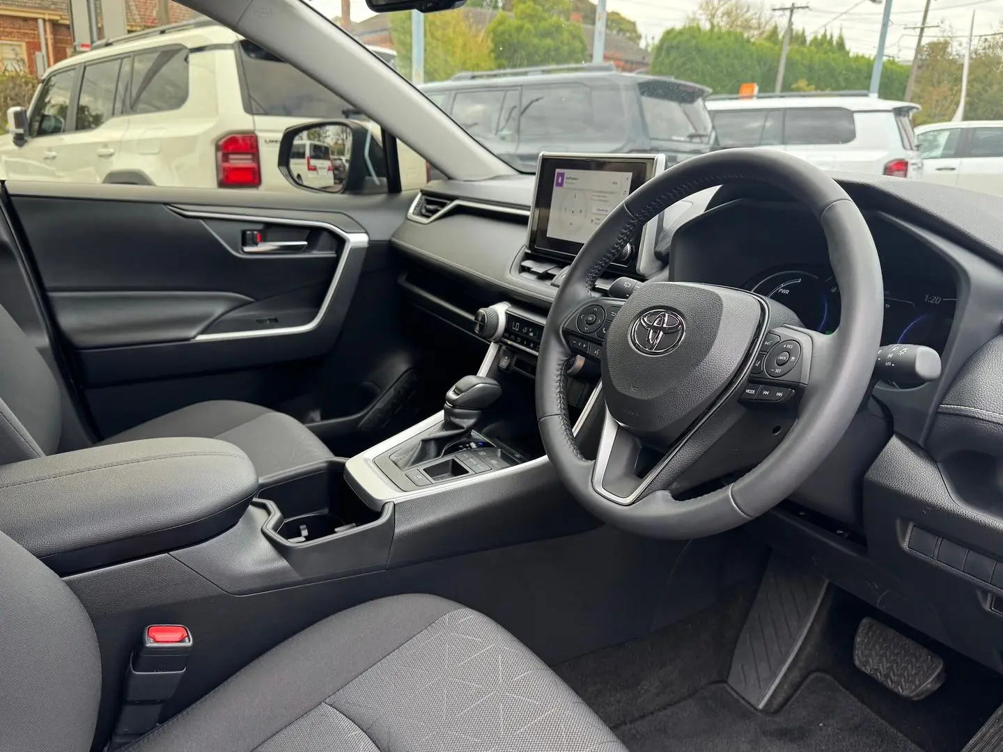 2024 Toyota RAV4 Gallery Image 13