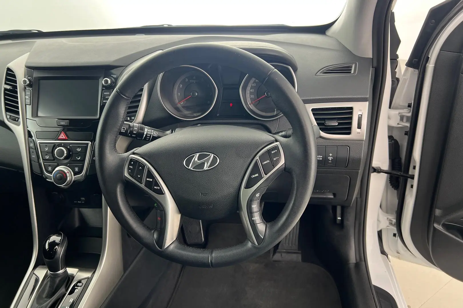 2016 Hyundai i30 Gallery Image 15